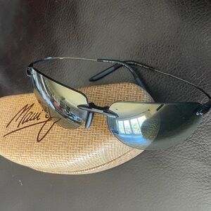 Maui Jim Black Sunglasses Temple with Model Marking (MJ-527-11)